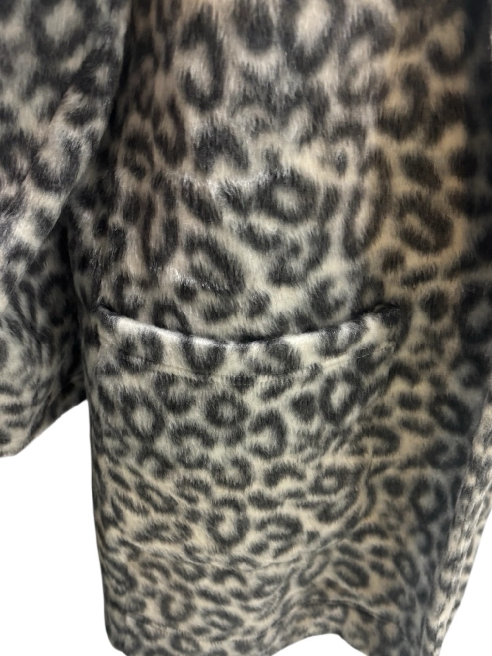 🖤 ✨ LEOPARD PRINT FAUX FUR COAT ✨ 🖤 - Picture 6 of 8